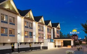 Days Inn By Wyndham Calgary Northwest